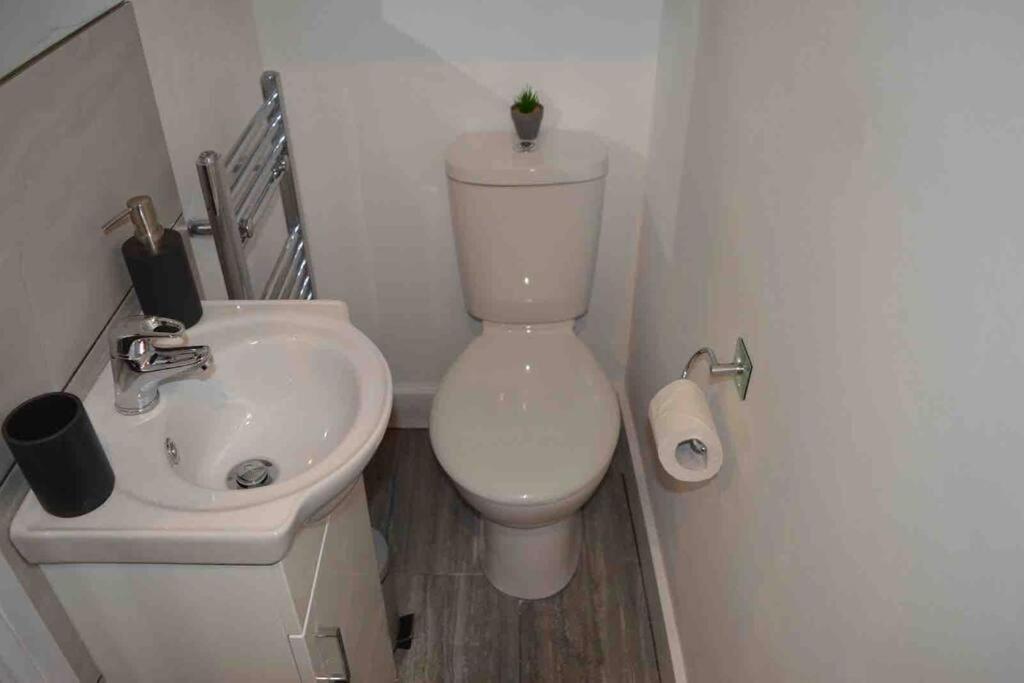 Villa Unique 4 Bed House In Derby Perfect For Contractors And Families Exterior foto